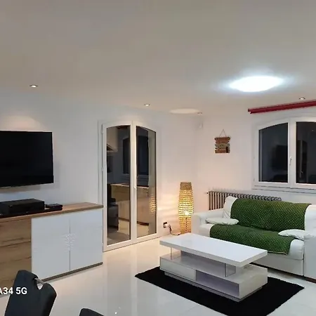 Spacieux à Saint-raphaël, 150 M² Appartamento *